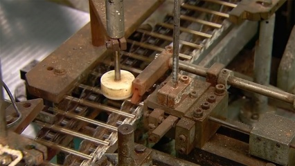 美國花幾百萬研發(fā)的太空筆技術多高端?看生產(chǎn)過程后感覺很簡單!